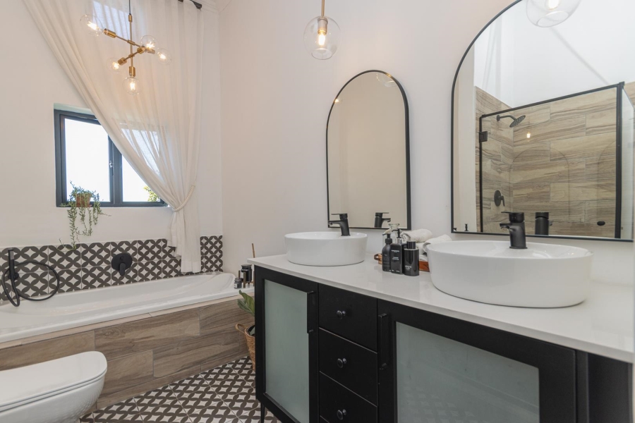 4 Bedroom Property for Sale in Atlantic Beach Golf Estate Western Cape